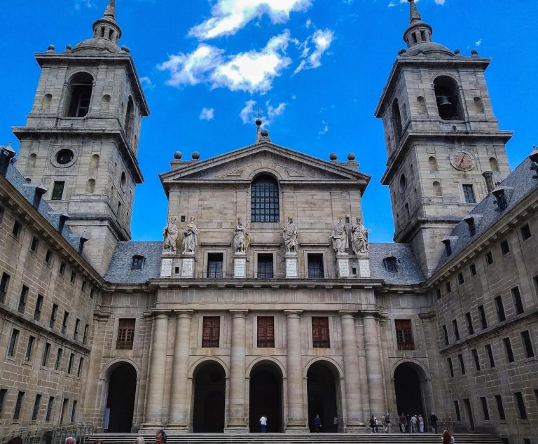 The Thrill of Outdoor Adventures: Embracing Nature and Travel